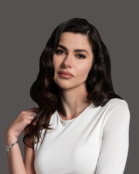 Nesrin Cavadzade